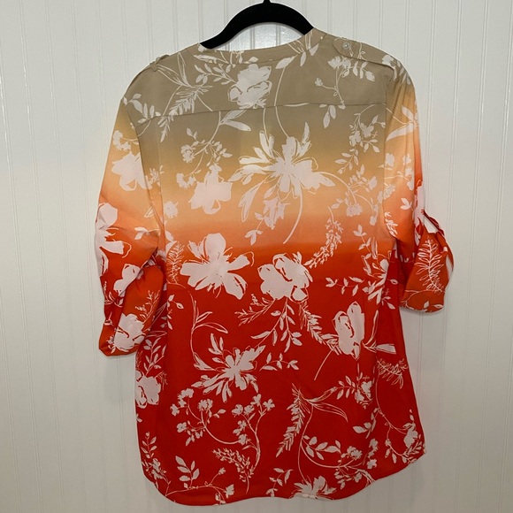 NWT Calvin Klein Button Up Blouse Size Medium - Picture 4 of 4